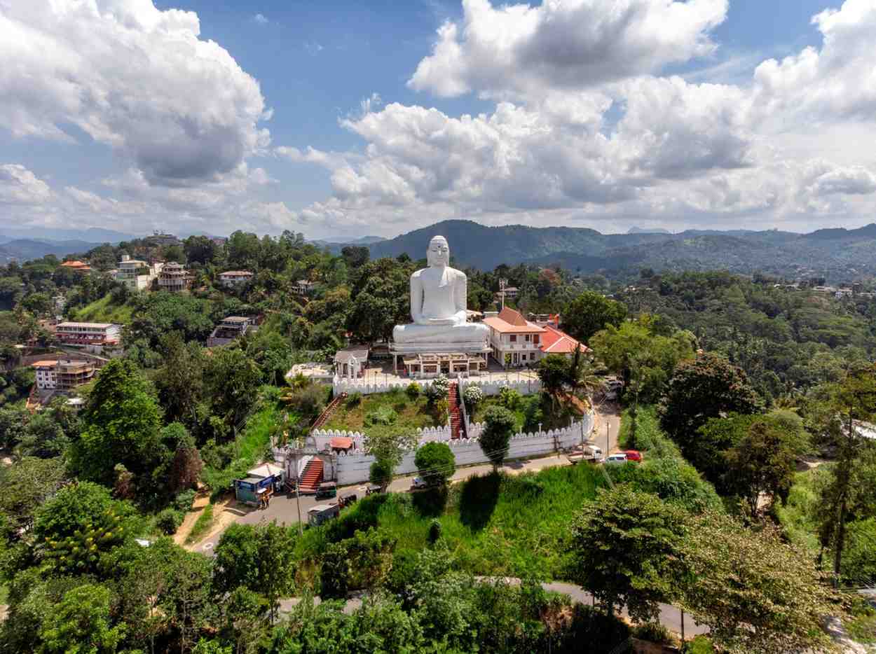 bahirawakanda-kandy-sri-lanka