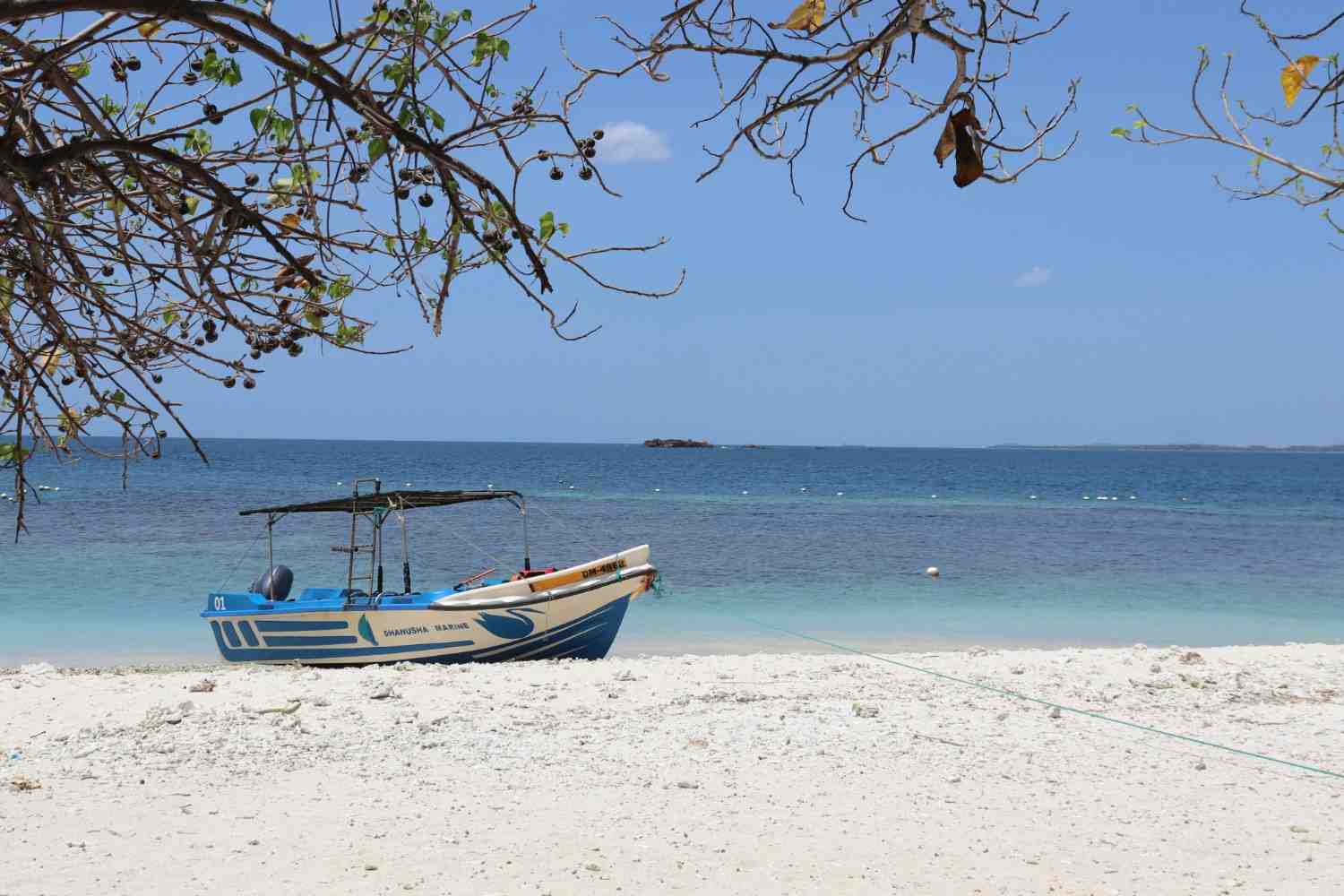 trinco-beach-sri-lanka